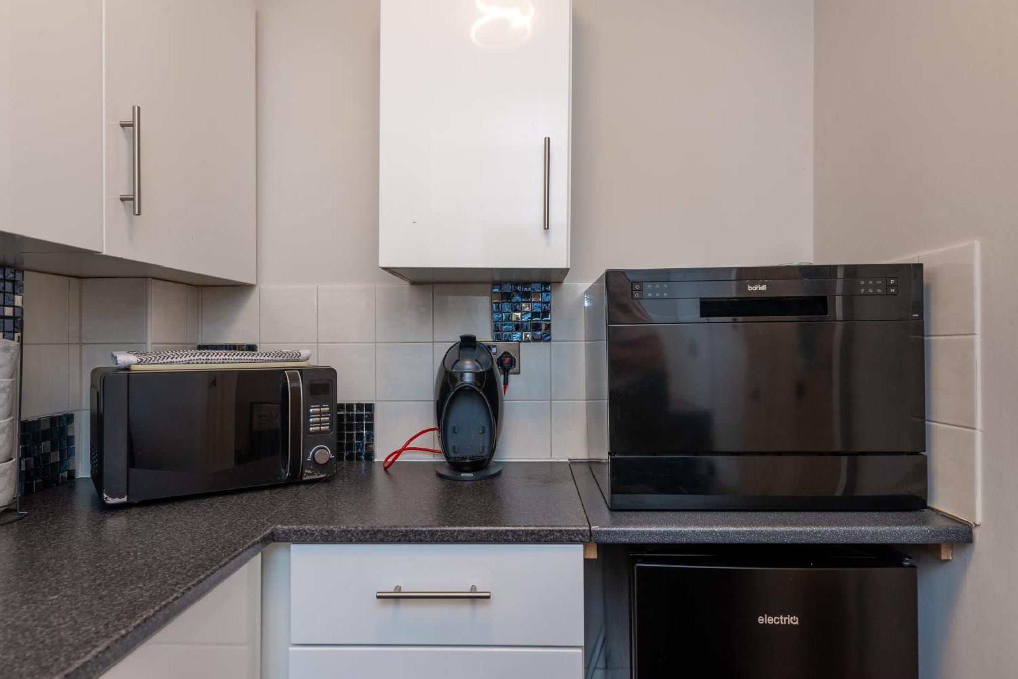 Worcester Fabulous Cherry Tree Mews Self Check In Dogs Welcome By Prior Arrangement , 2 Double Bedrooms ,Super Fast Wi-Fi, With Free Off Road Parking For 2 Vehicles Near Royal Hospital And Woodland Walks Exterior photo