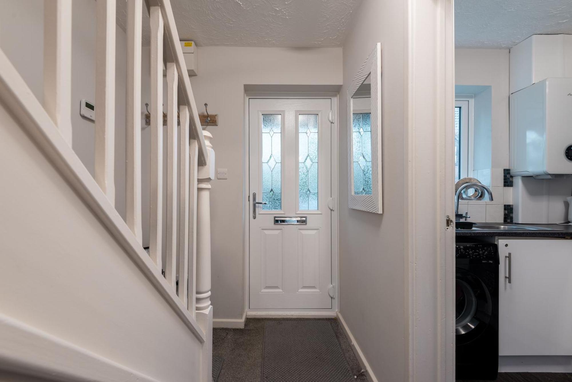 Worcester Fabulous Cherry Tree Mews Self Check In Dogs Welcome By Prior Arrangement , 2 Double Bedrooms ,Super Fast Wi-Fi, With Free Off Road Parking For 2 Vehicles Near Royal Hospital And Woodland Walks Exterior photo