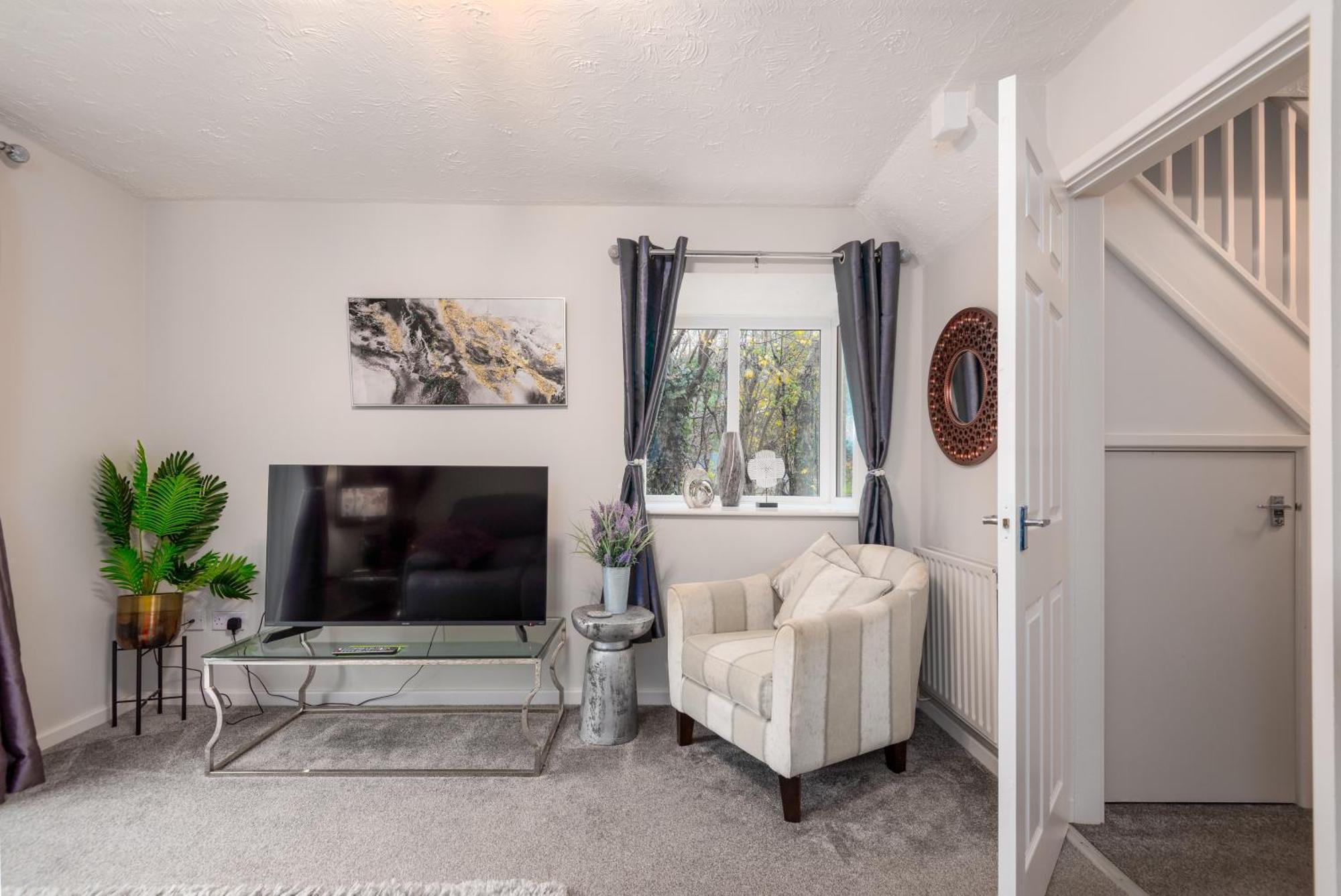 Worcester Fabulous Cherry Tree Mews Self Check In Dogs Welcome By Prior Arrangement , 2 Double Bedrooms ,Super Fast Wi-Fi, With Free Off Road Parking For 2 Vehicles Near Royal Hospital And Woodland Walks Exterior photo