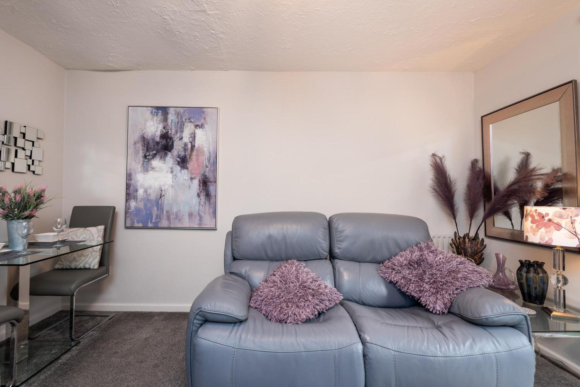 Worcester Fabulous Cherry Tree Mews Self Check In Dogs Welcome By Prior Arrangement , 2 Double Bedrooms ,Super Fast Wi-Fi, With Free Off Road Parking For 2 Vehicles Near Royal Hospital And Woodland Walks Exterior photo