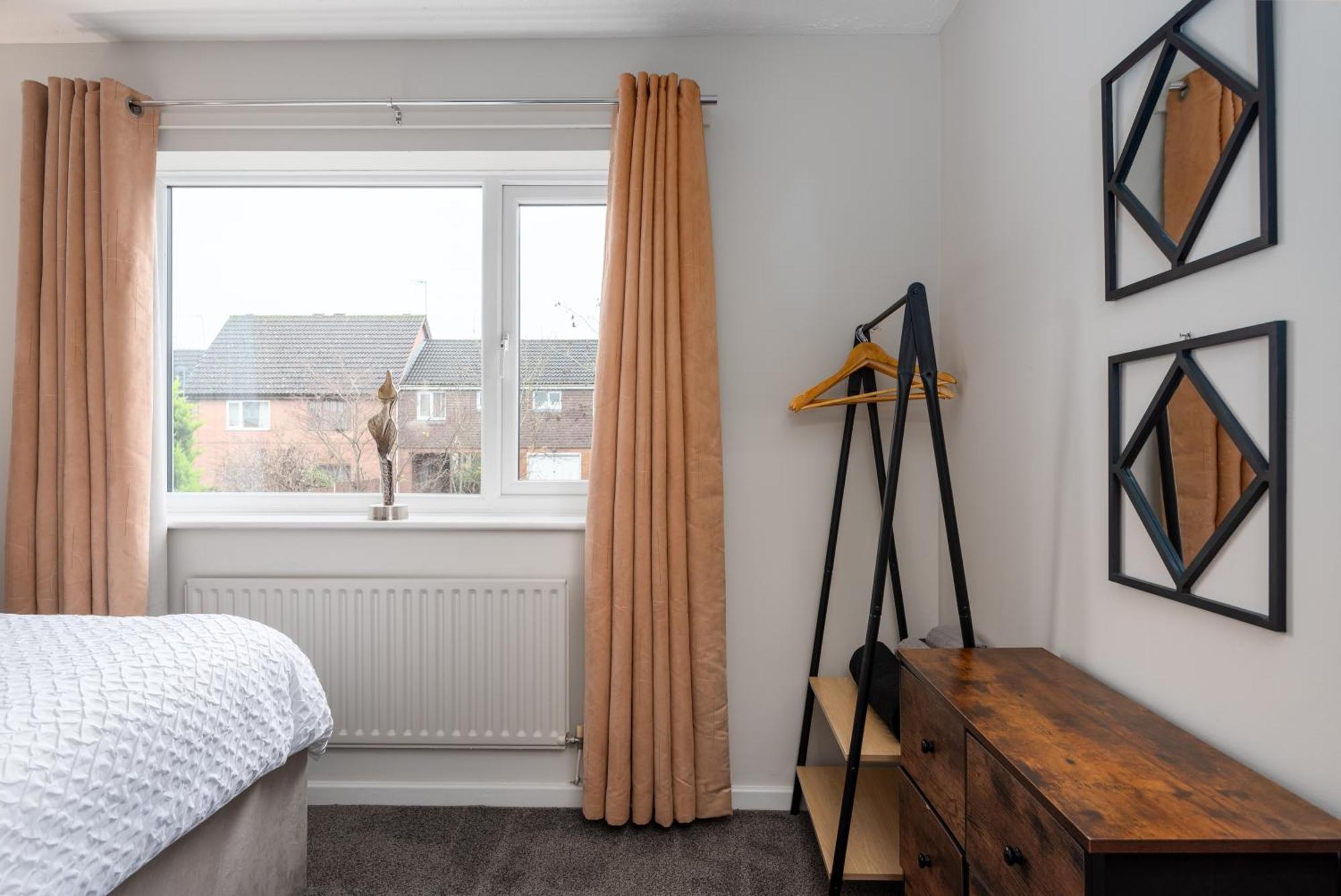 Worcester Fabulous Cherry Tree Mews Self Check In Dogs Welcome By Prior Arrangement , 2 Double Bedrooms ,Super Fast Wi-Fi, With Free Off Road Parking For 2 Vehicles Near Royal Hospital And Woodland Walks Exterior photo