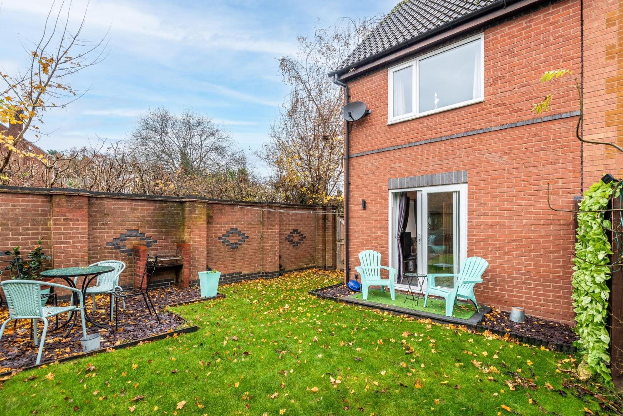 Worcester Fabulous Cherry Tree Mews Self Check In Dogs Welcome By Prior Arrangement , 2 Double Bedrooms ,Super Fast Wi-Fi, With Free Off Road Parking For 2 Vehicles Near Royal Hospital And Woodland Walks Exterior photo