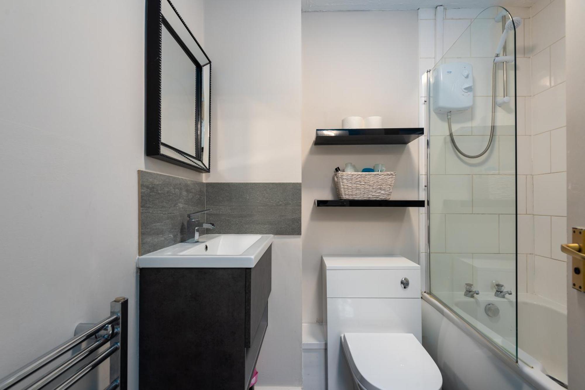 Worcester Fabulous Cherry Tree Mews Self Check In Dogs Welcome By Prior Arrangement , 2 Double Bedrooms ,Super Fast Wi-Fi, With Free Off Road Parking For 2 Vehicles Near Royal Hospital And Woodland Walks Exterior photo