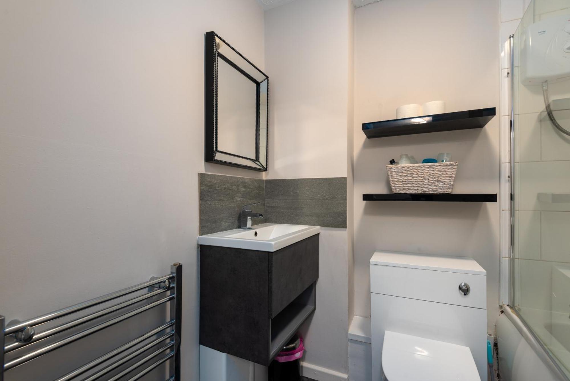 Worcester Fabulous Cherry Tree Mews Self Check In Dogs Welcome By Prior Arrangement , 2 Double Bedrooms ,Super Fast Wi-Fi, With Free Off Road Parking For 2 Vehicles Near Royal Hospital And Woodland Walks Exterior photo