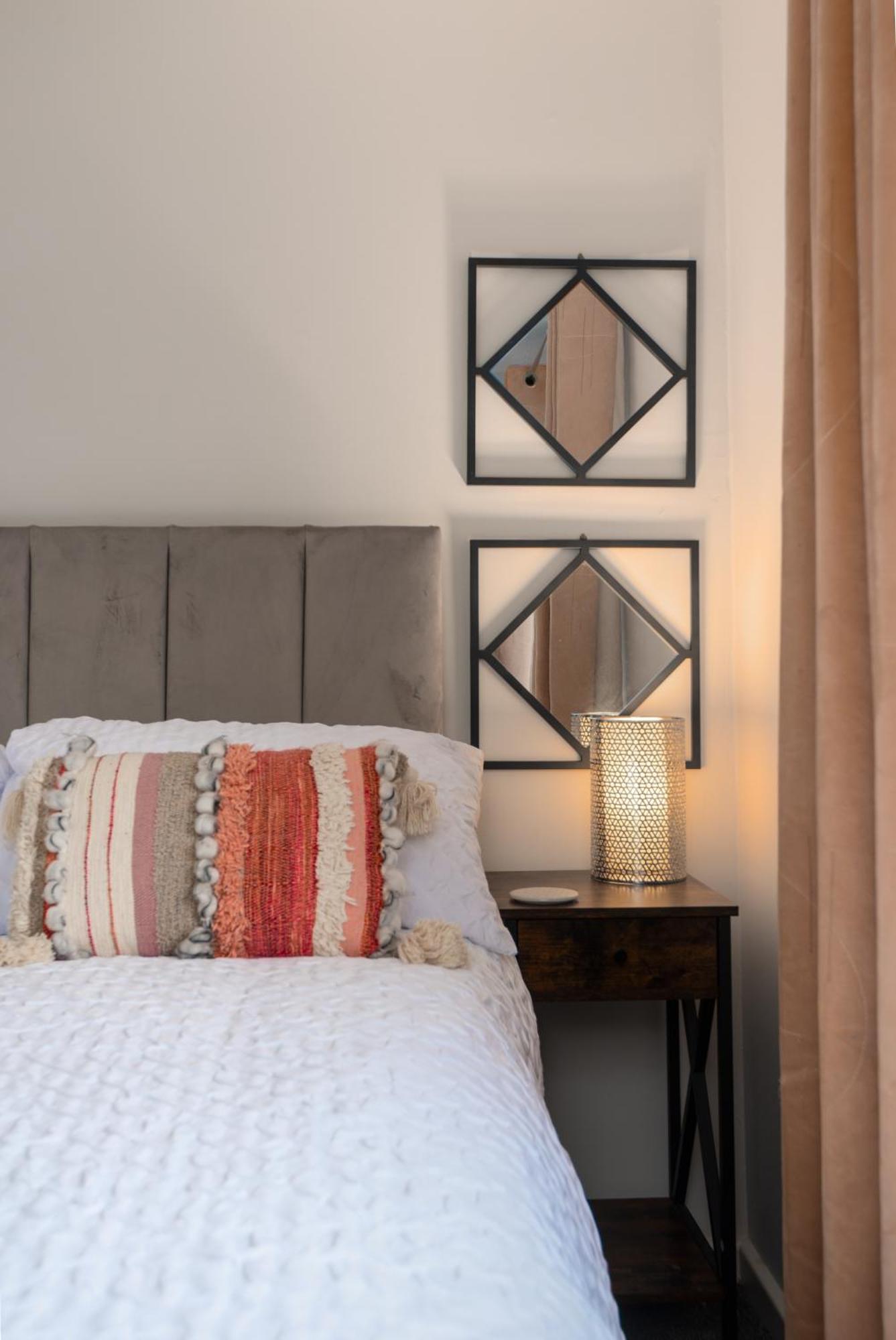 Worcester Fabulous Cherry Tree Mews Self Check In Dogs Welcome By Prior Arrangement , 2 Double Bedrooms ,Super Fast Wi-Fi, With Free Off Road Parking For 2 Vehicles Near Royal Hospital And Woodland Walks Exterior photo