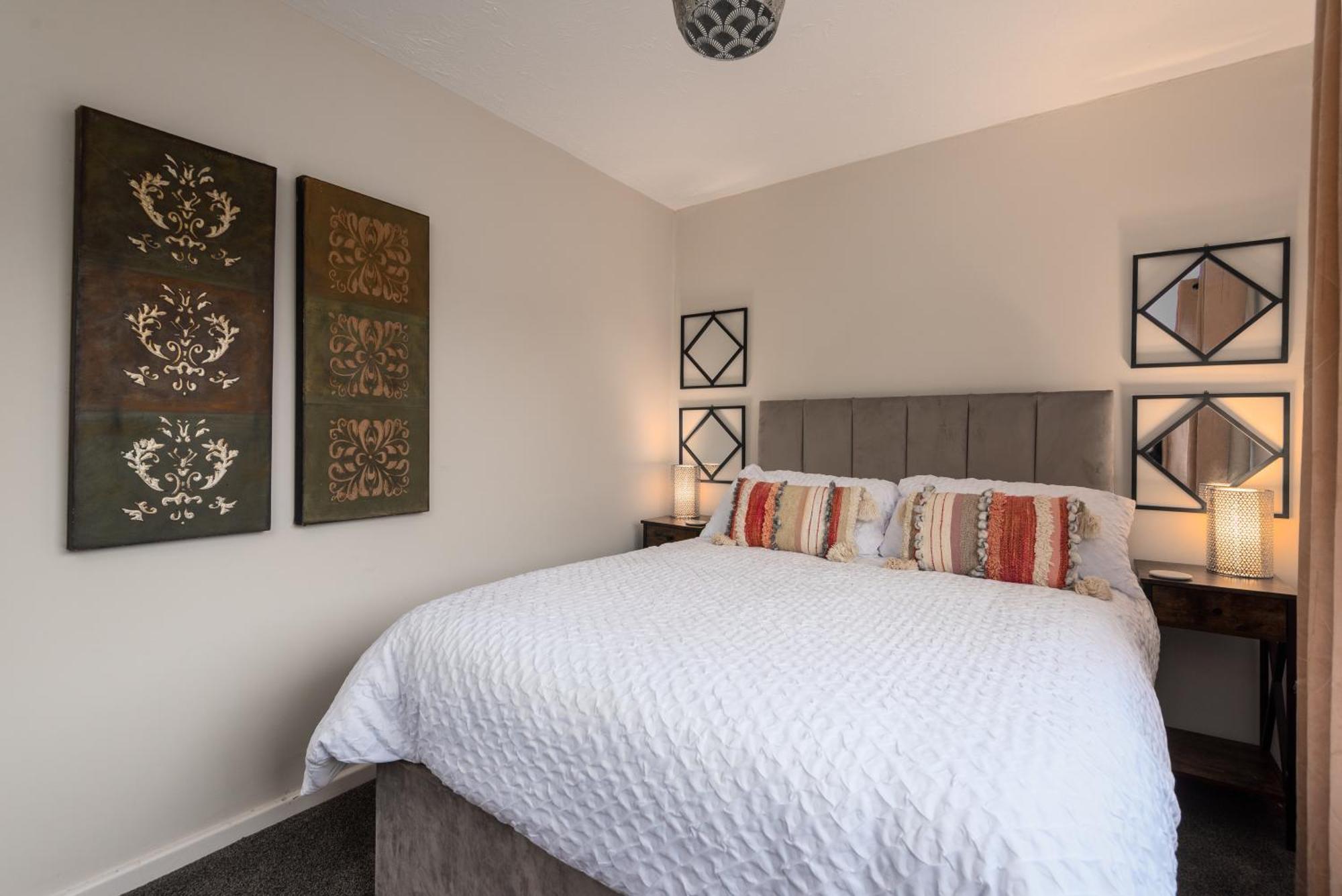 Worcester Fabulous Cherry Tree Mews Self Check In Dogs Welcome By Prior Arrangement , 2 Double Bedrooms ,Super Fast Wi-Fi, With Free Off Road Parking For 2 Vehicles Near Royal Hospital And Woodland Walks Exterior photo